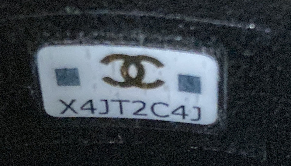 Lock Frame Round Vanity Case with Chain Quilted Lambskin Mini - Deep Luxury