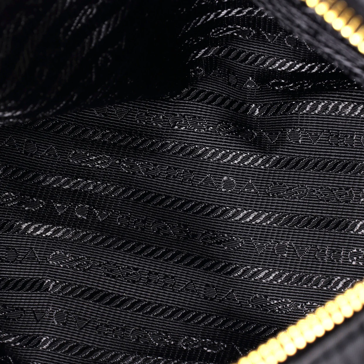 Re-Edition 1995 Chain Tote Quilted Re-Nylon Small - Deep Luxury