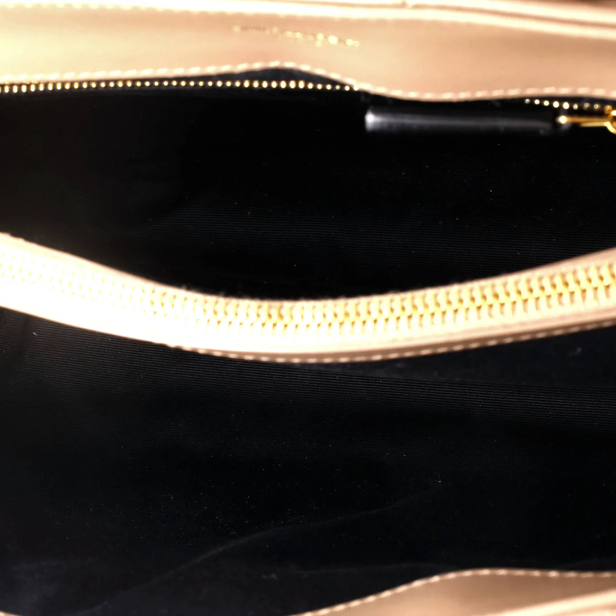 Loulou Shoulder Bag Matelasse Chevron Leather Medium - Deep Luxury