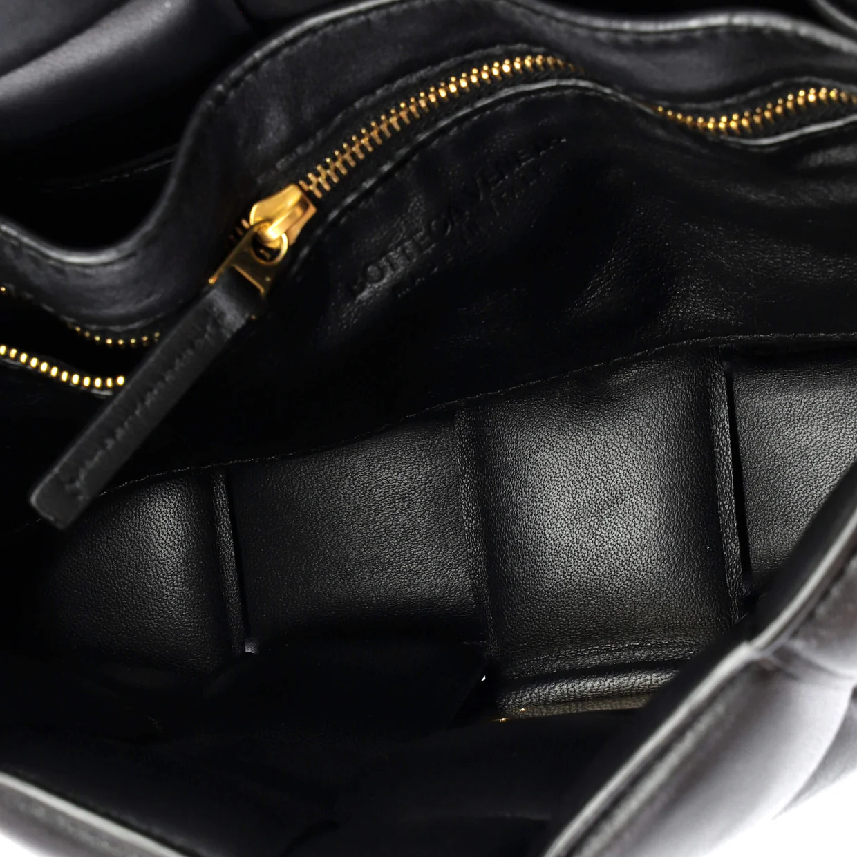 Cassette Crossbody Bag Padded Maxi Intrecciato Leather Small - Deep Luxury