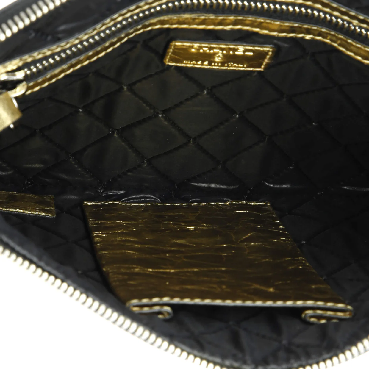 Feminine Pouch Crinkled Leather Medium - Deep Luxury