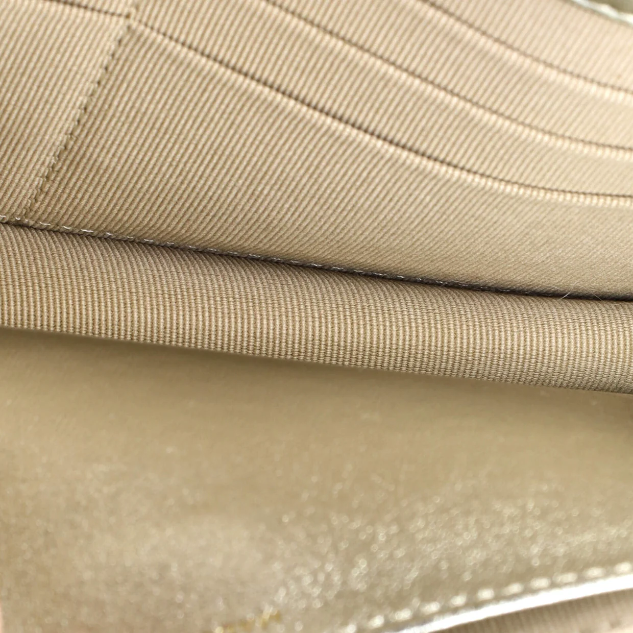 Like a Wallet Wallet on Chain Quilted Gradient Metallic Lambskin - Deep Luxury