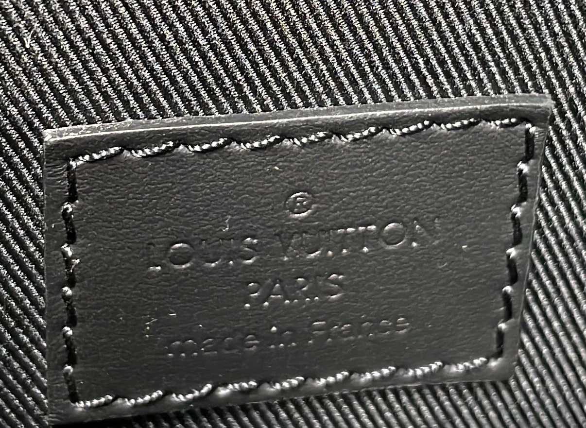 Steamer Wearable Wallet Monogram Taurillon Leather - Deep Luxury