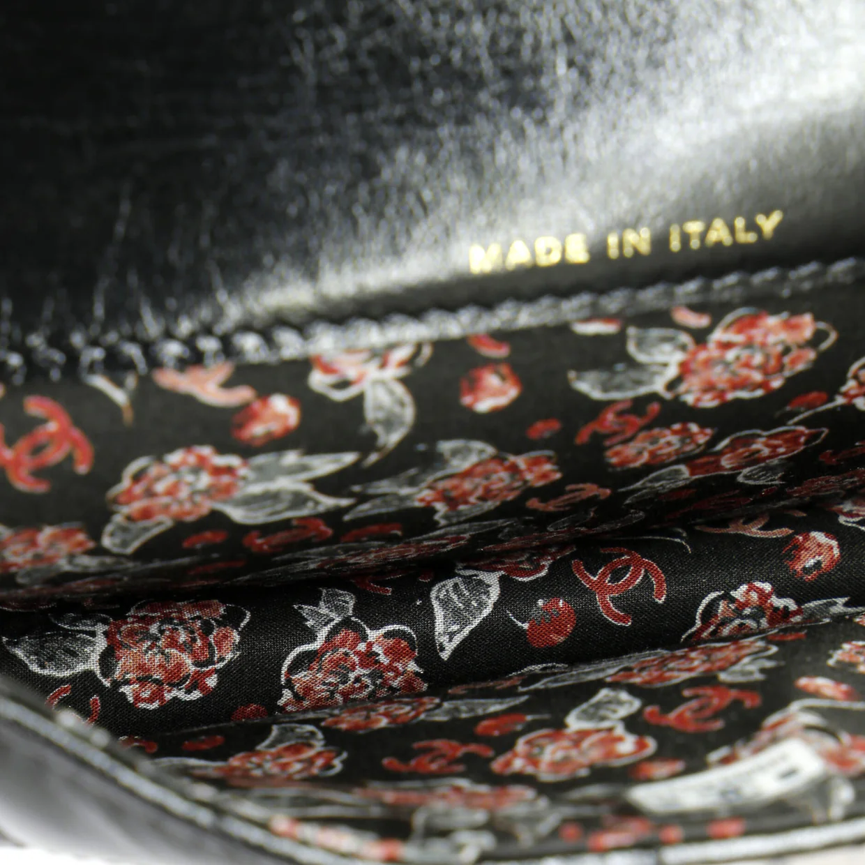 Textured CC Card Holder on Chain Quilted Shiny Calfskin - Deep Luxury