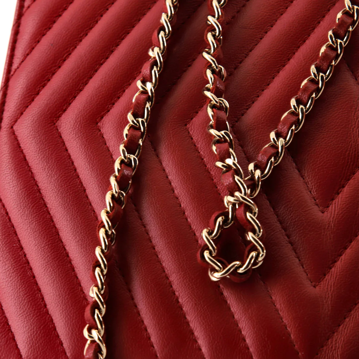 Square Wallet on Chain Chevron Calfskin - Deep Luxury