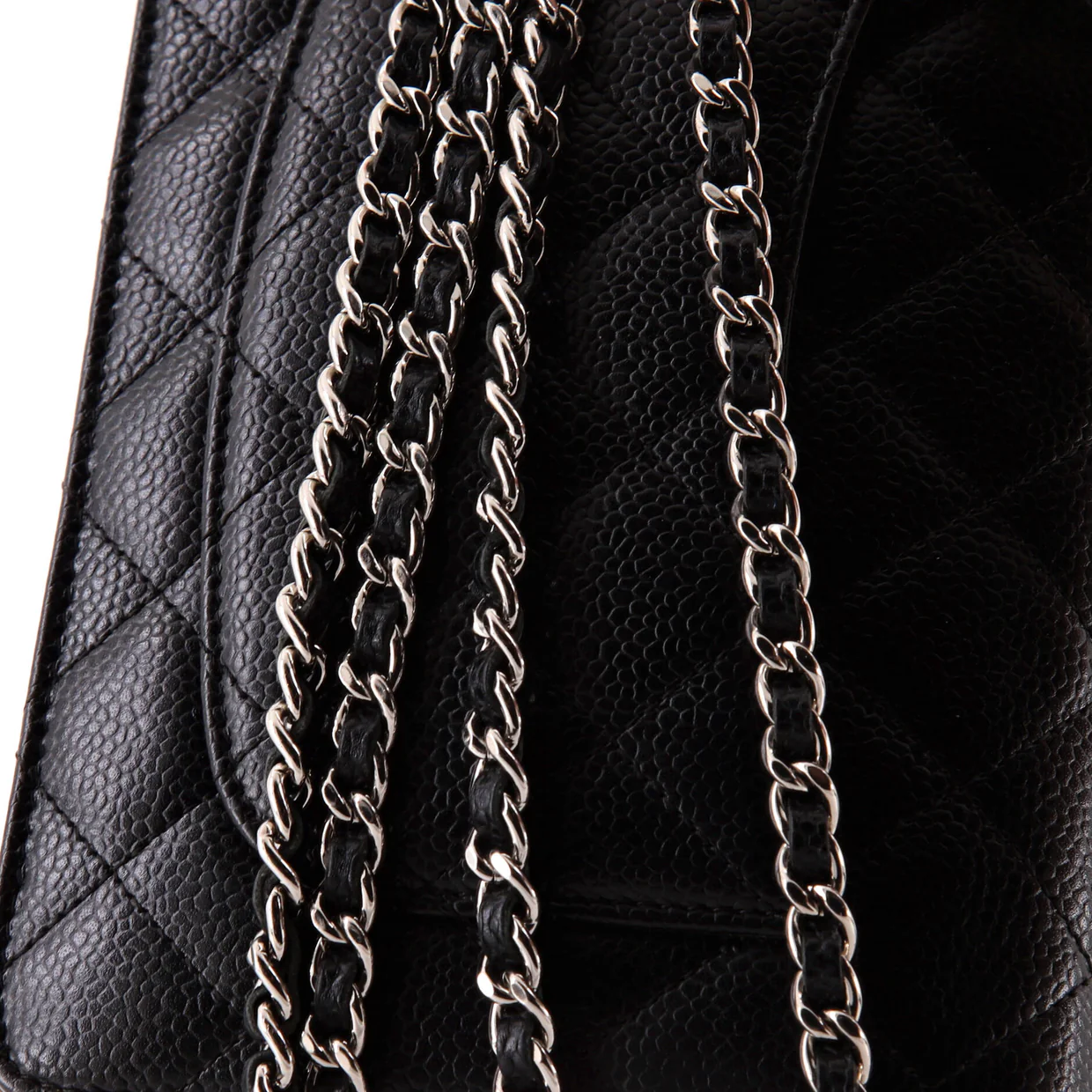 Wallet on Chain Quilted Caviar - Deep Luxury