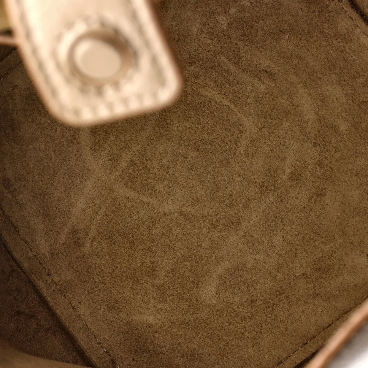 Pebble Bucket Bag Leather - Deep Luxury