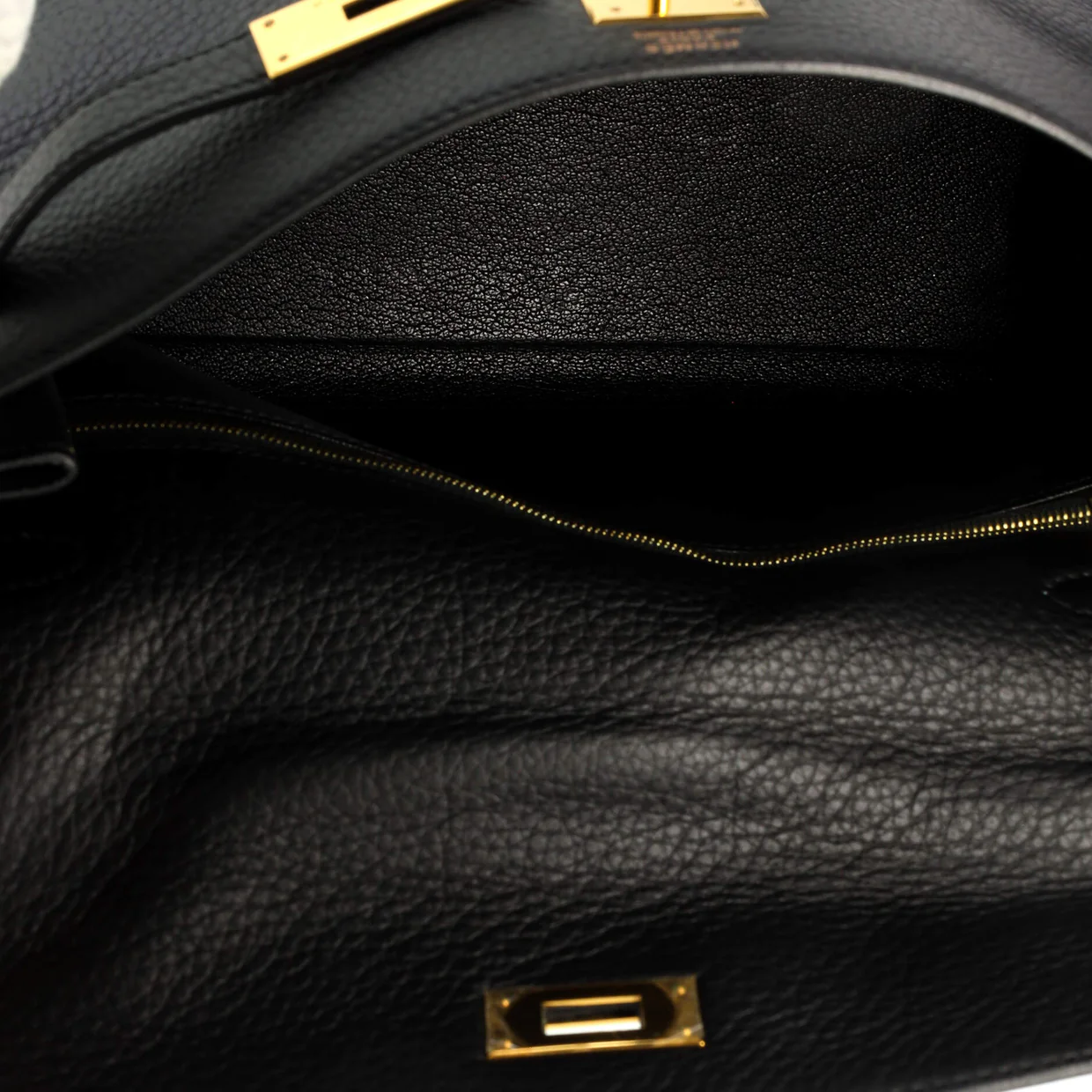 Kelly Handbag Noir Clemence with Gold Hardware 32 - Deep Luxury