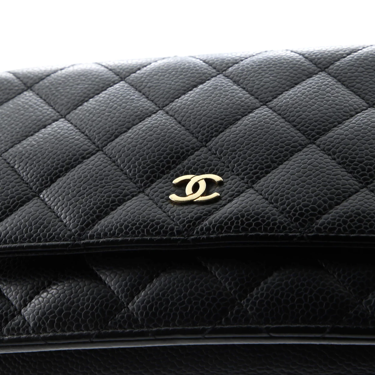 Wallet on Chain Quilted Caviar - Deep Luxury