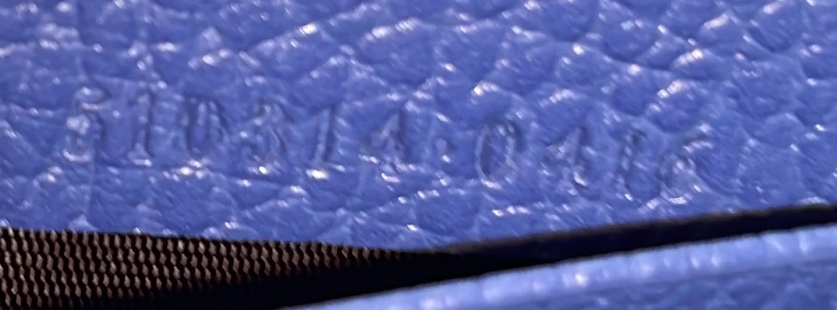 Interlocking Wallet on Chain Leather - Deep Luxury