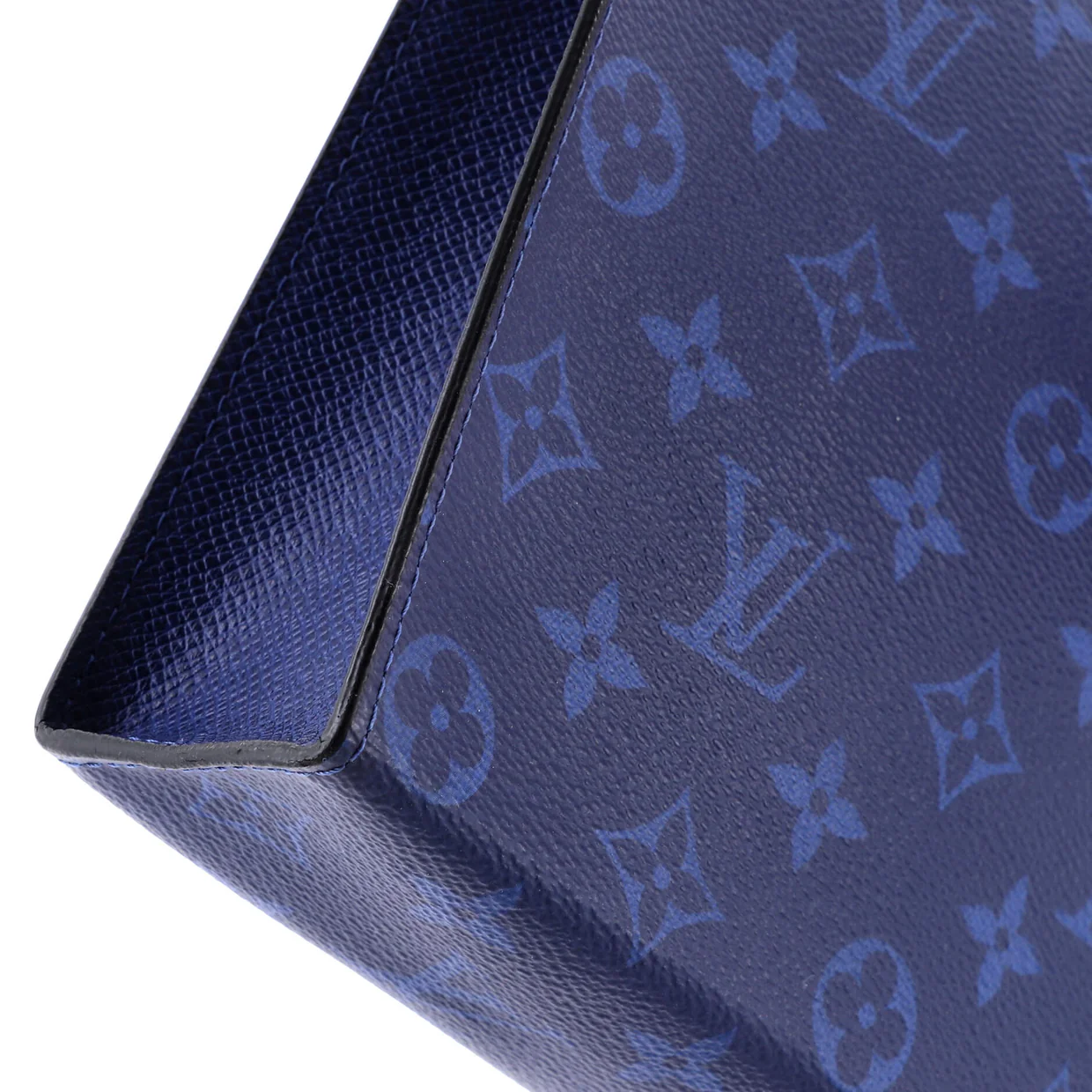 Pochette Voyage Monogram Taigarama MM - Deep Luxury