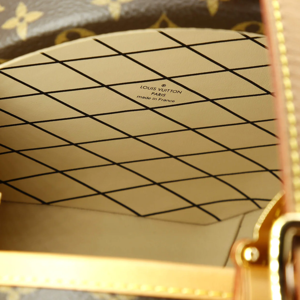 Petite Boite Chapeau Bag Monogram Canvas - Deep Luxury