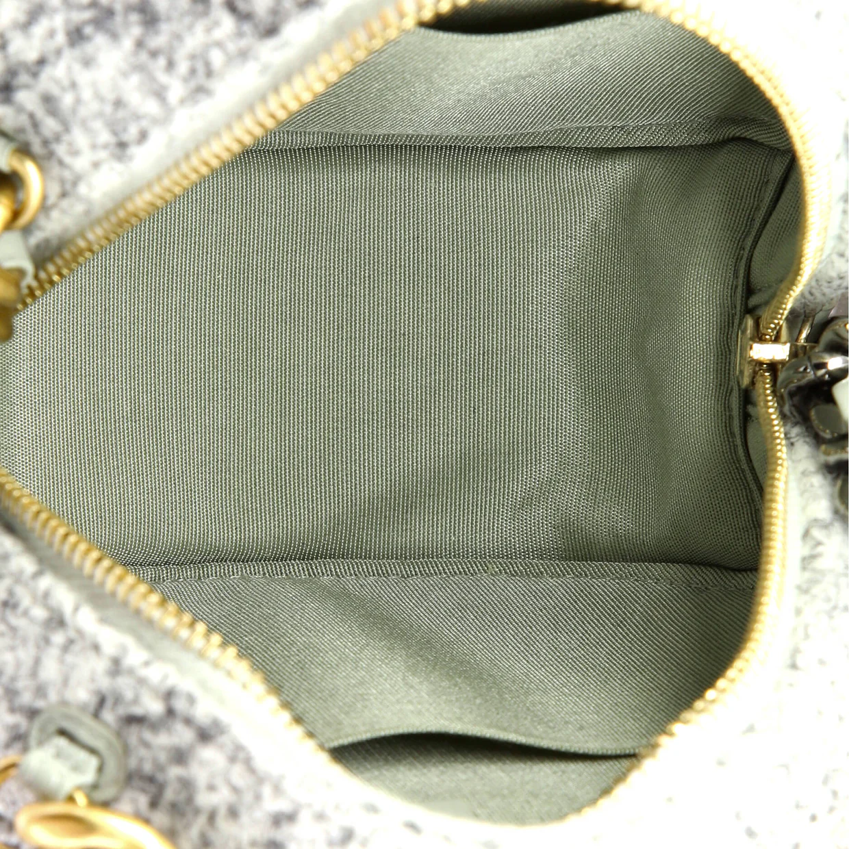 19 Round Clutch with Chain Quilted Tweed - Deep Luxury