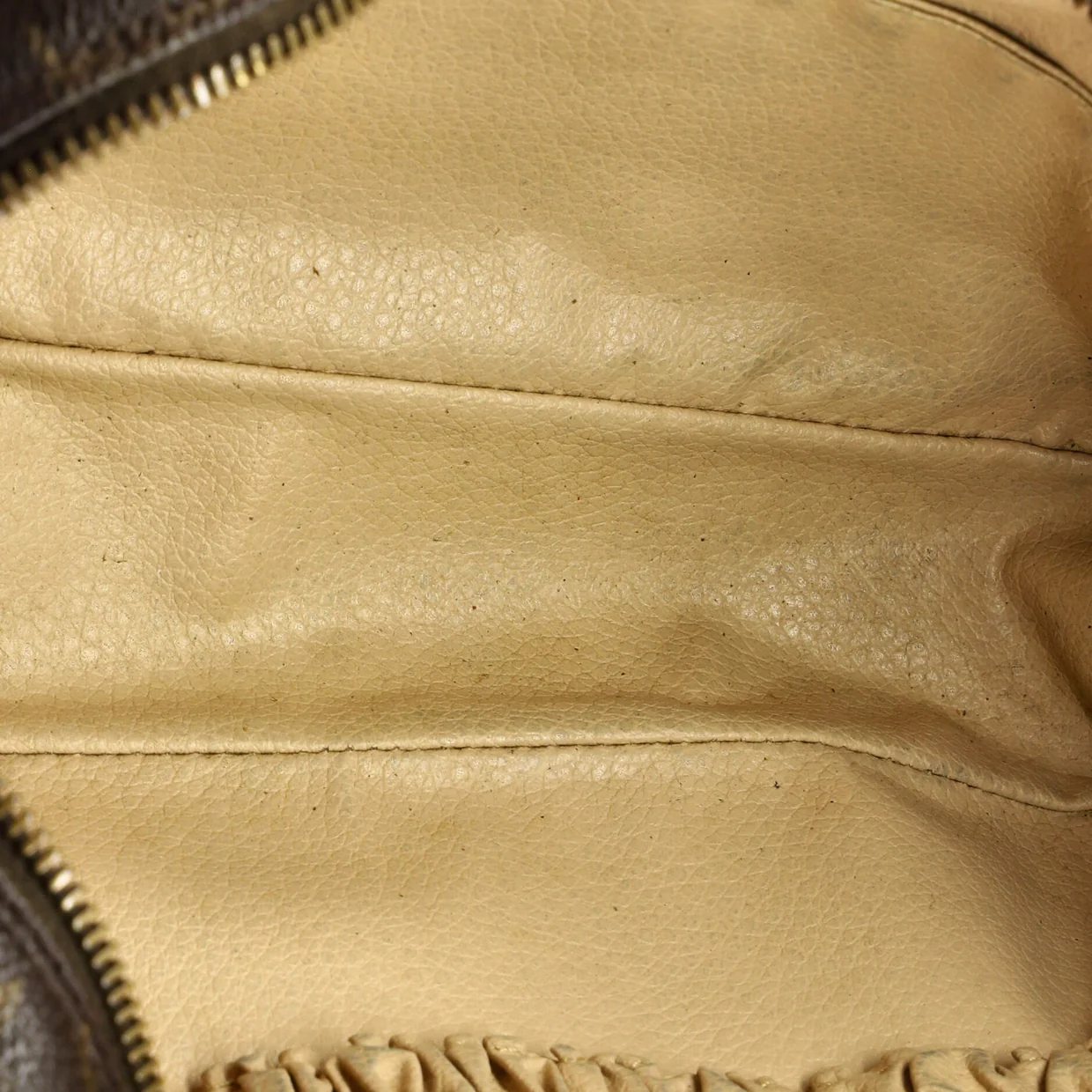 Trousse Toiletry Pouch Monogram Canvas 23 - Deep Luxury