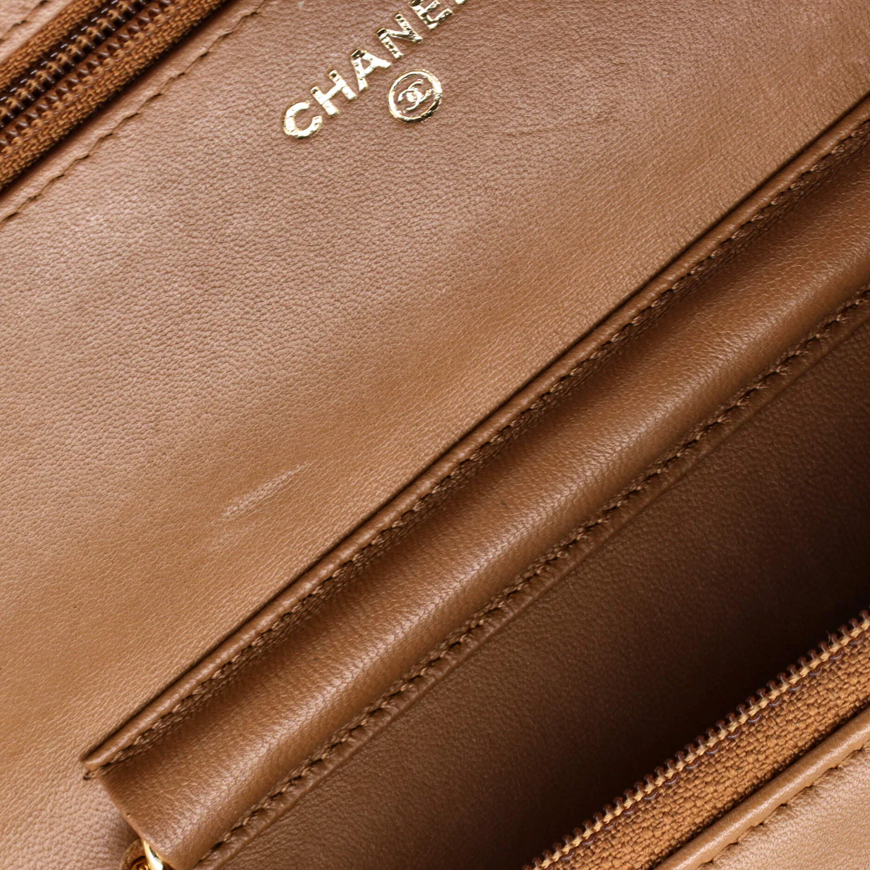 Wallet on Chain Quilted Lambskin - Deep Luxury