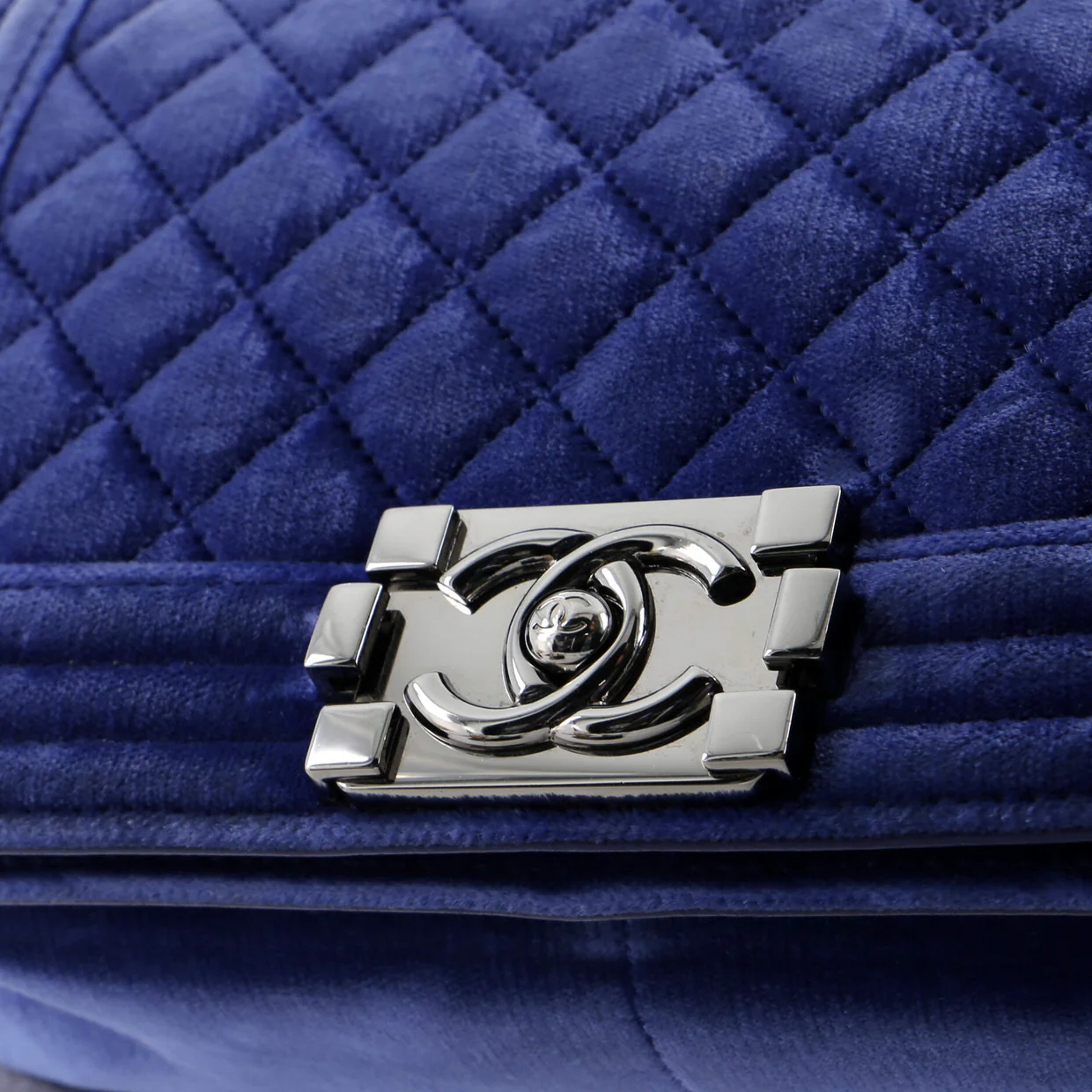 Boy Flap Bag Quilted Velvet Old Medium - Deep Luxury