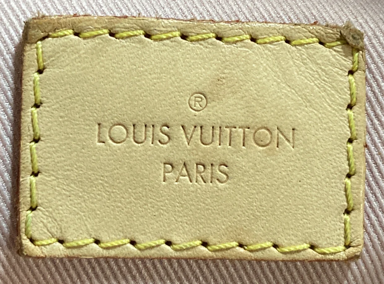 Graceful Handbag Damier MM - Deep Luxury