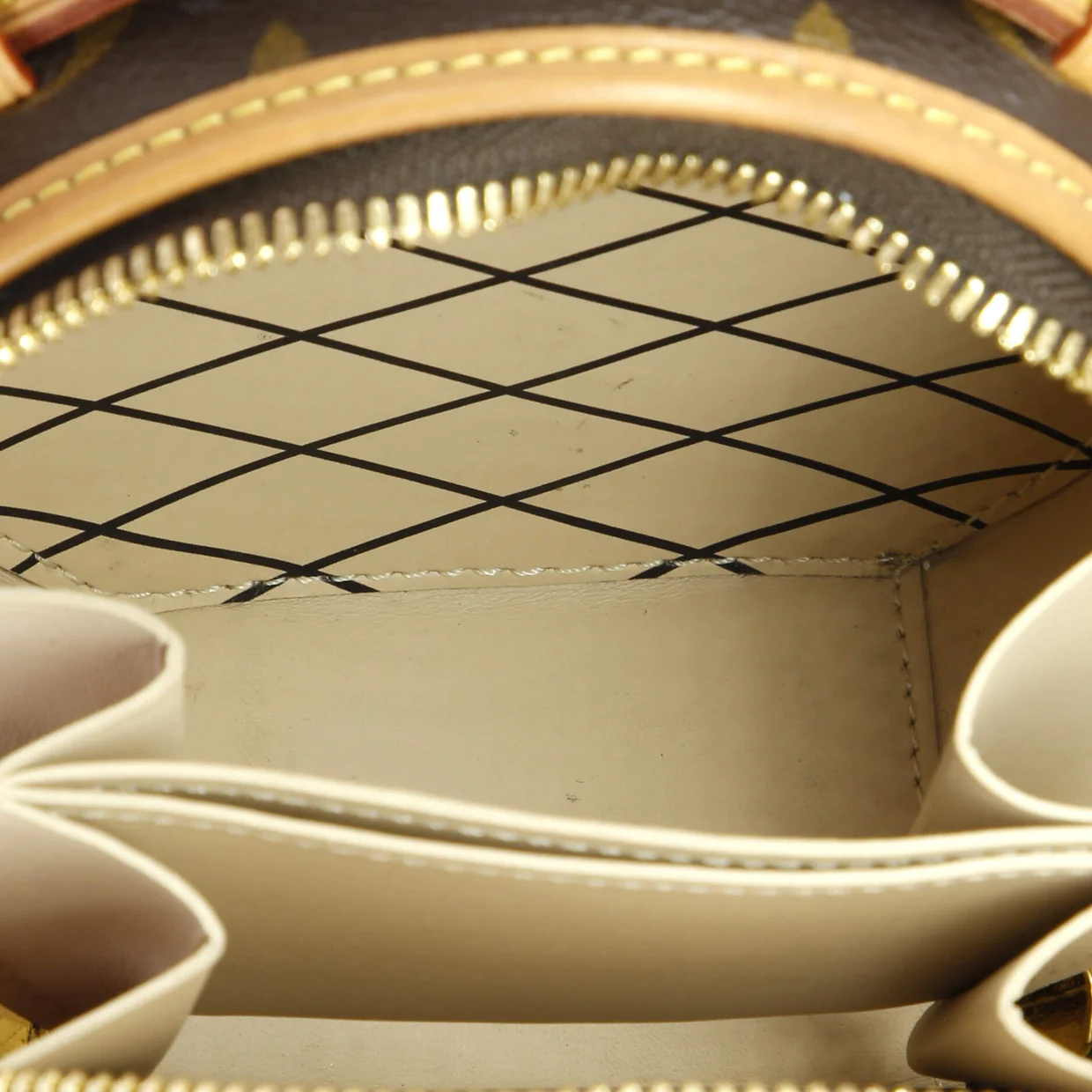 Mini Boite Chapeau Bag Monogram Canvas - Deep Luxury