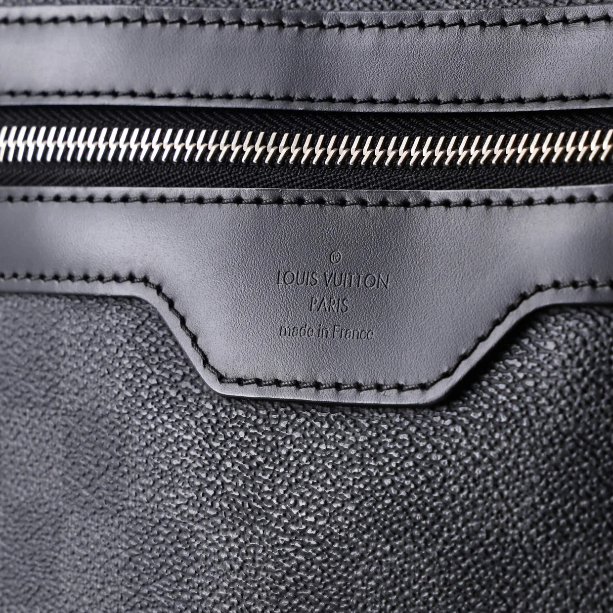 Daniel Messenger Bag Damier Graphite MM - Deep Luxury