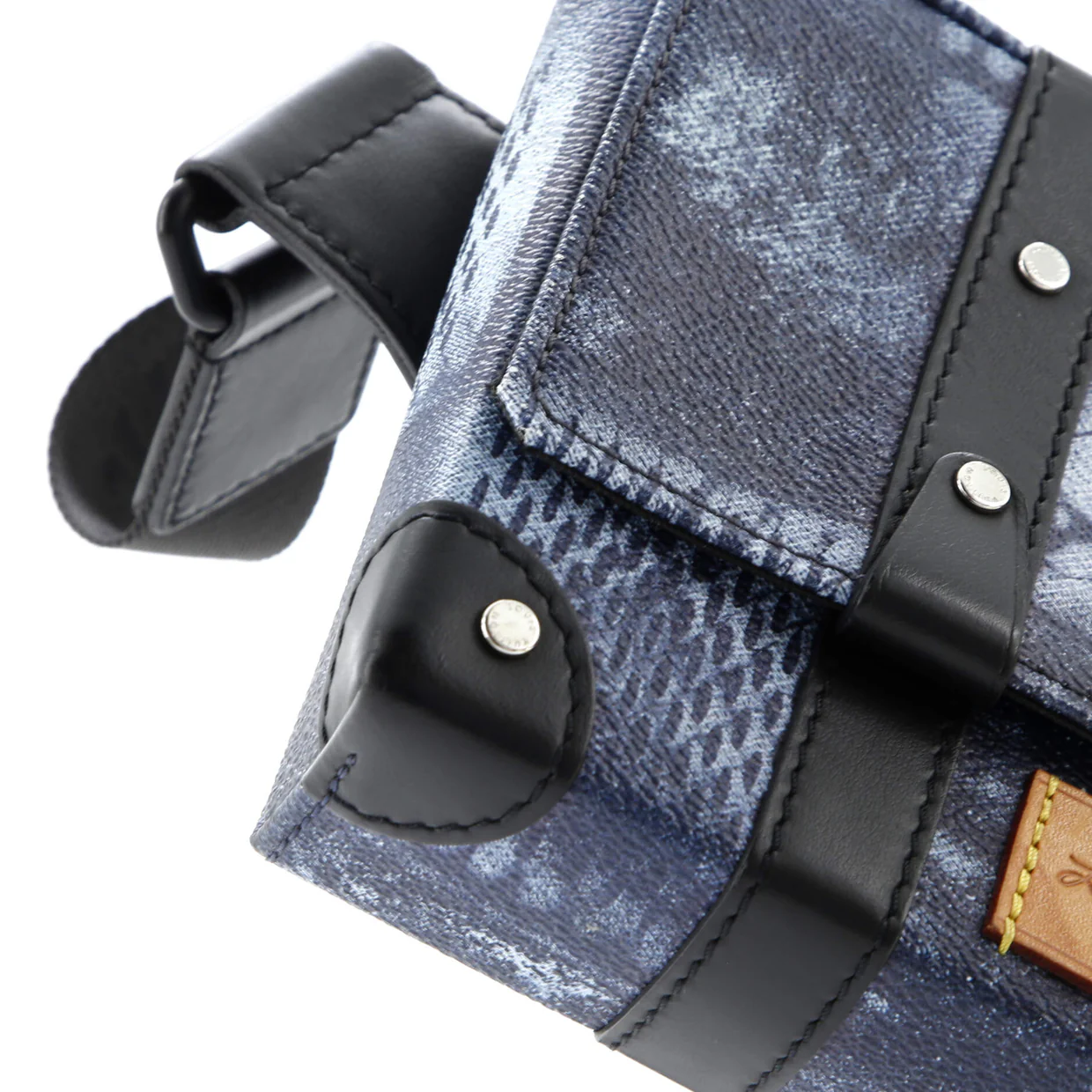 Trunk Slingbag Damier Salt Canvas - Deep Luxury