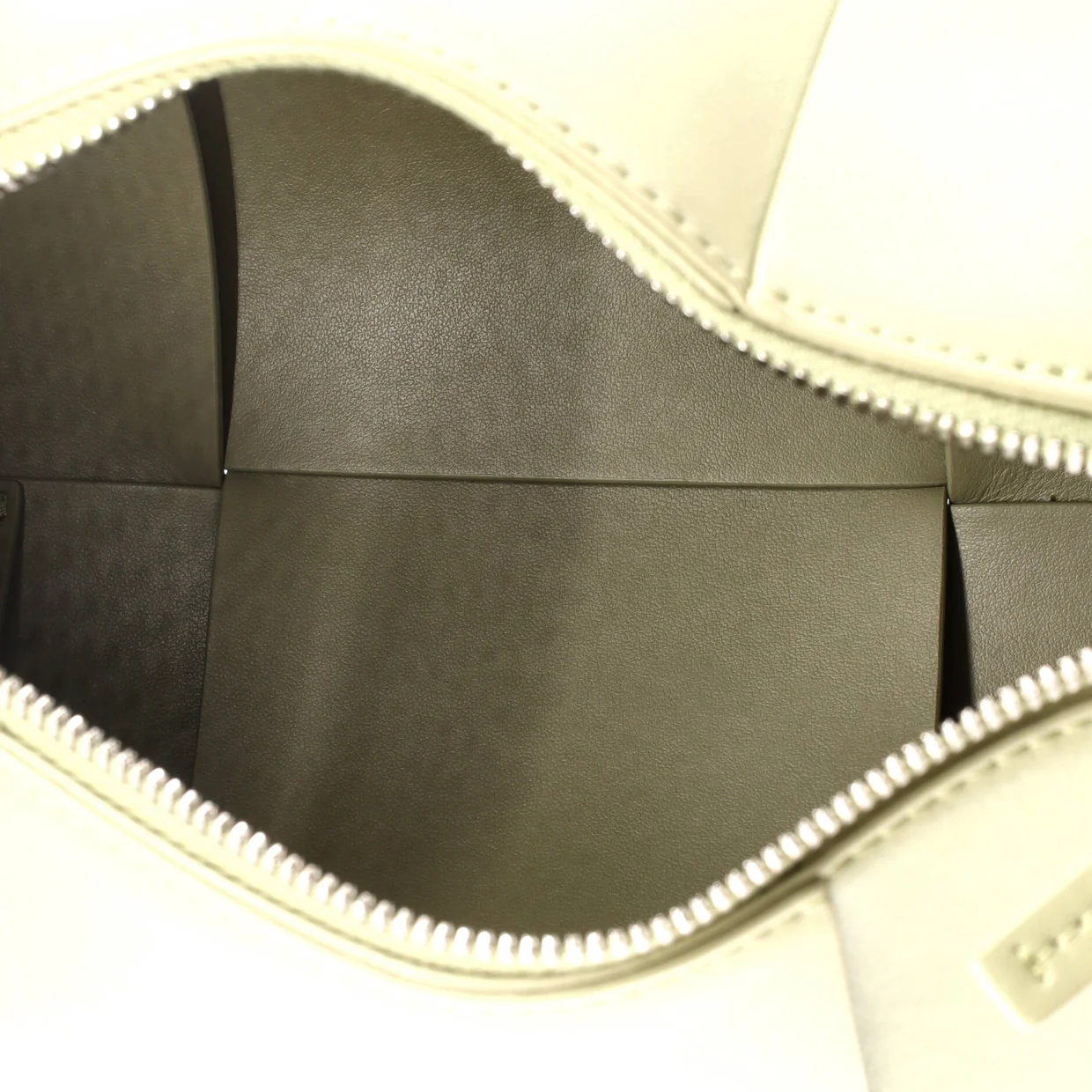 Canette Crossbody Bag Maxi Intrecciato Leather Medium - Deep Luxury
