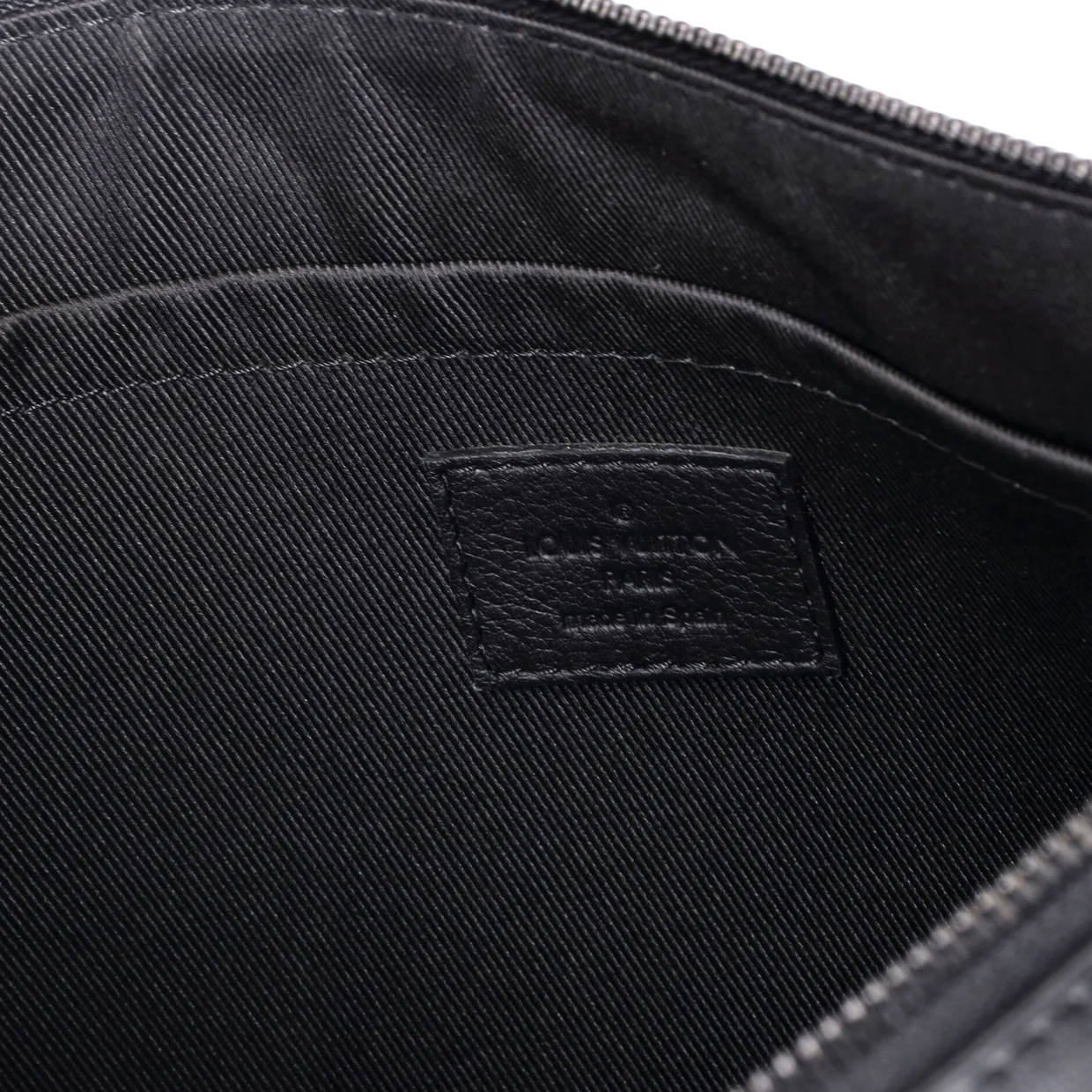 Pochette To-Go Monogram Shadow Leather - Deep Luxury