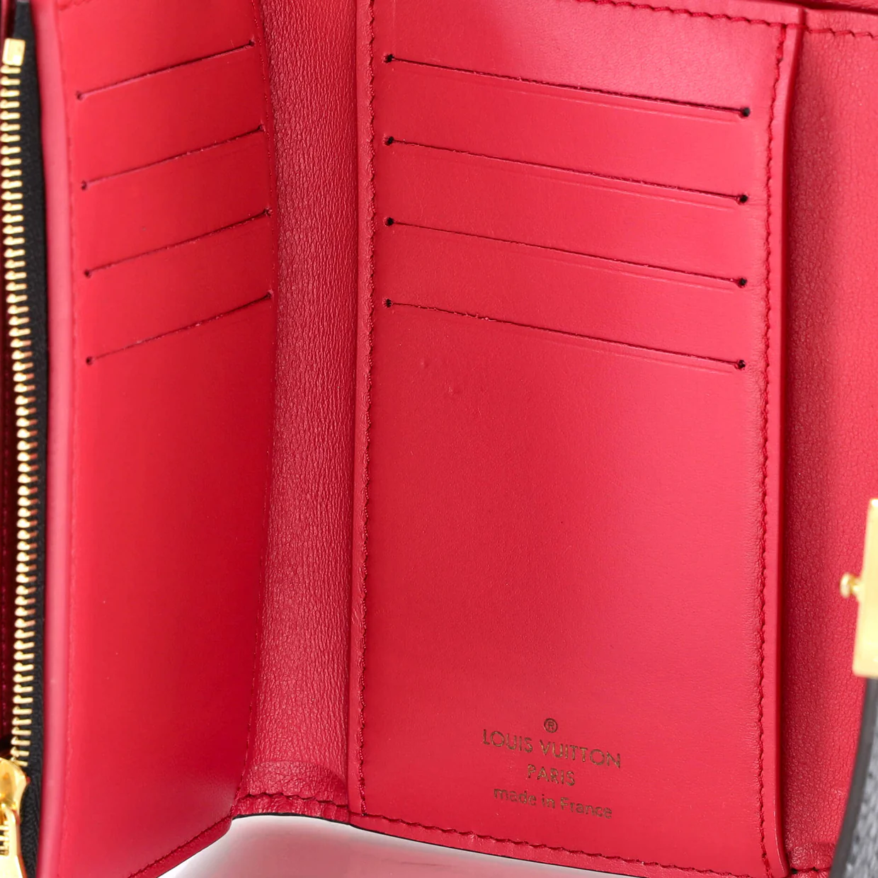 Capucines Wallet Leather Compact - Deep Luxury