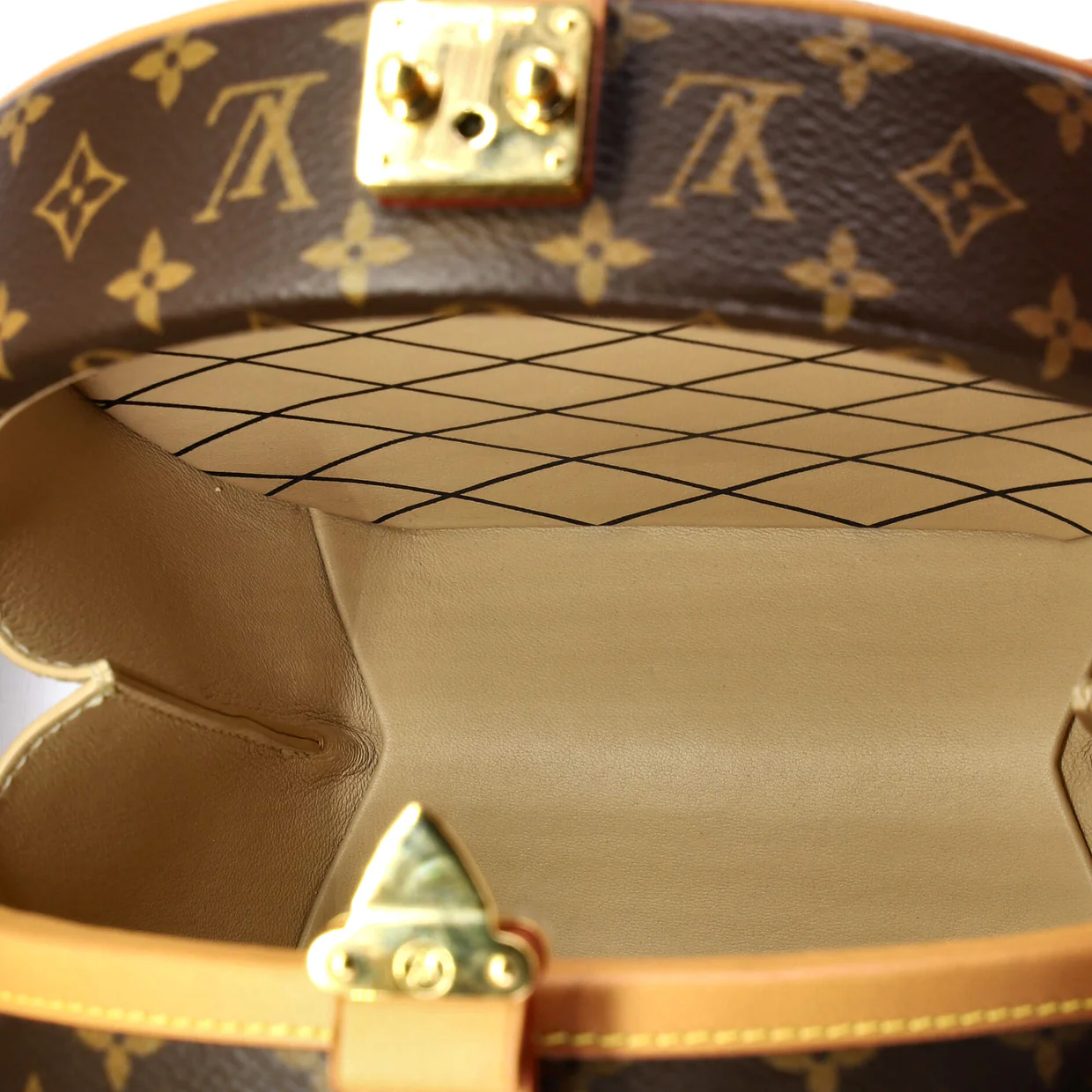 Petite Boite Chapeau Bag Monogram Canvas - Deep Luxury