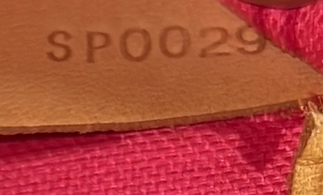 Neverfull Tote Limited Edition Monogram Roses MM - Deep Luxury