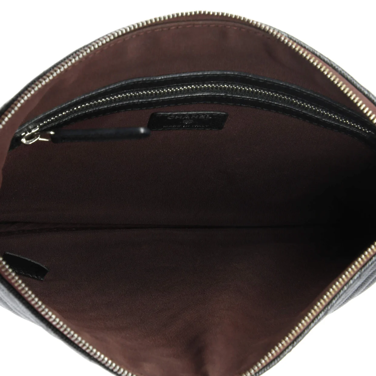 O Case Clutch Chevron Caviar Medium - Deep Luxury