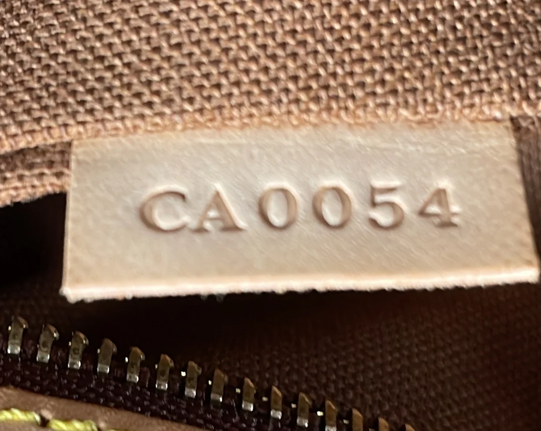 Abbesses Messenger Bag Monogram Canvas - Deep Luxury