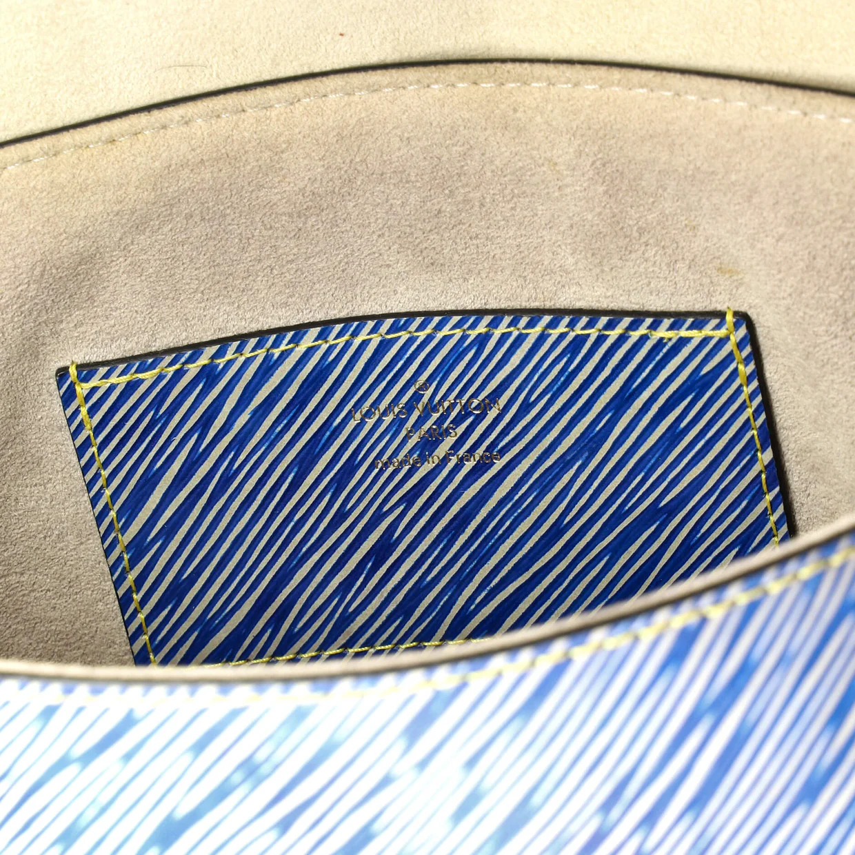 Twist Handbag Epi Leather MM - Deep Luxury