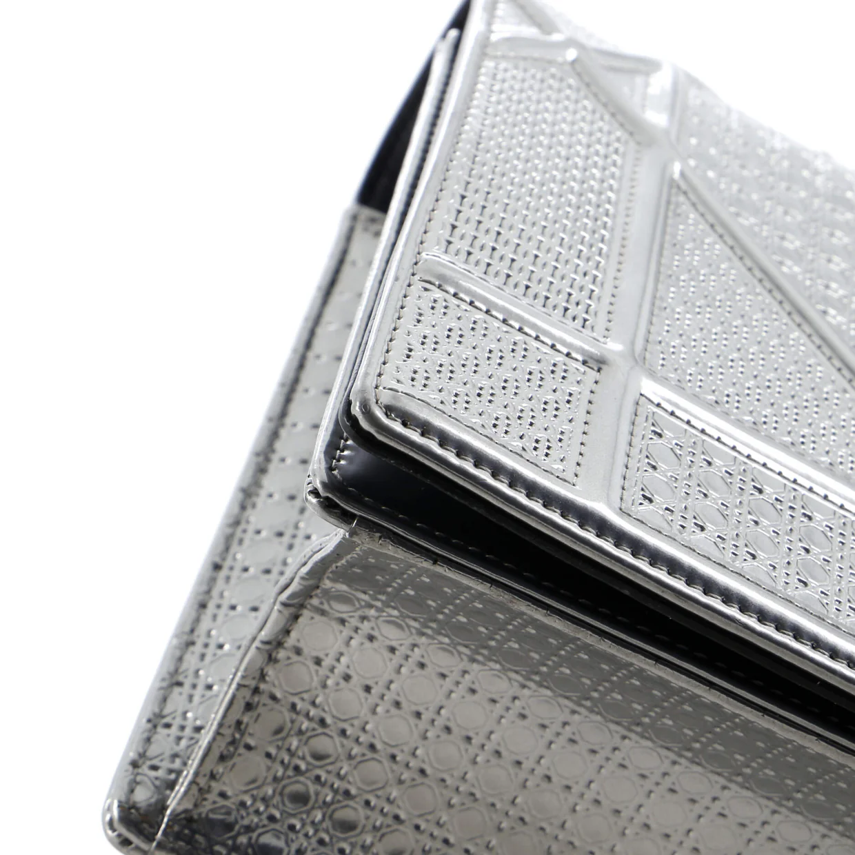 Diorama Flap Bag Cannage Embossed Calfskin Medium - Deep Luxury