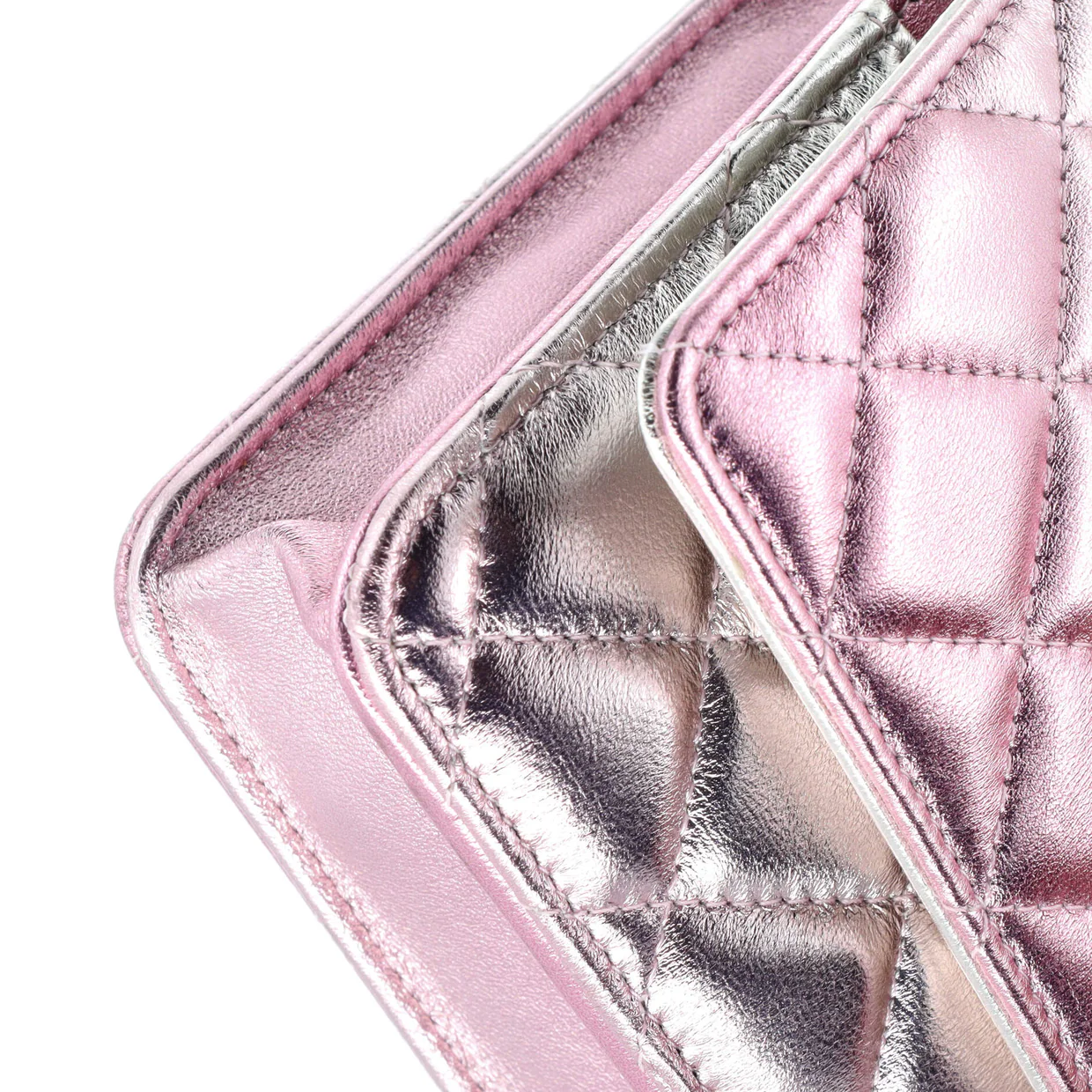 Like a Wallet Wallet on Chain Quilted Gradient Metallic Lambskin - Deep Luxury