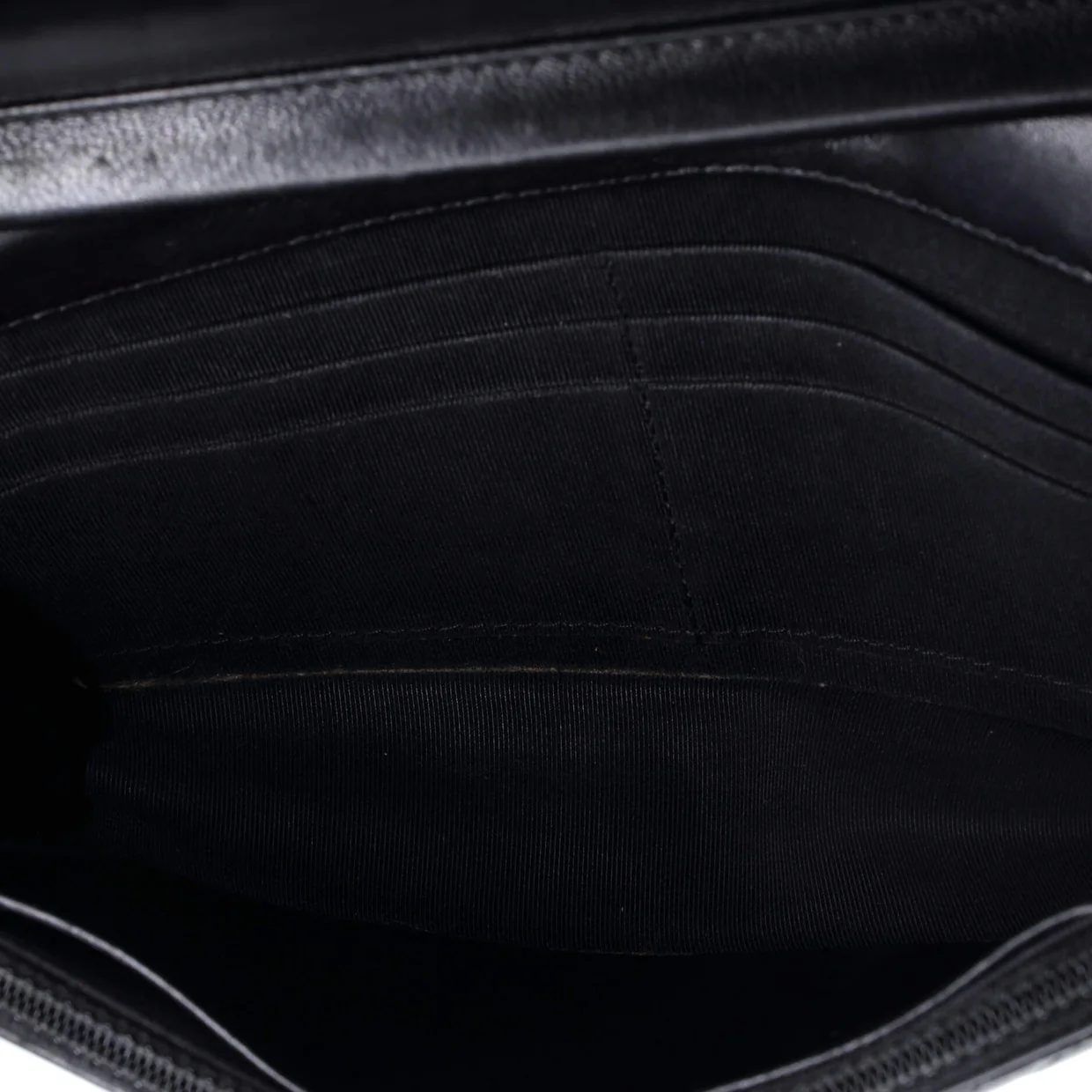 Wallet on Chain Chevron Lambskin - Deep Luxury