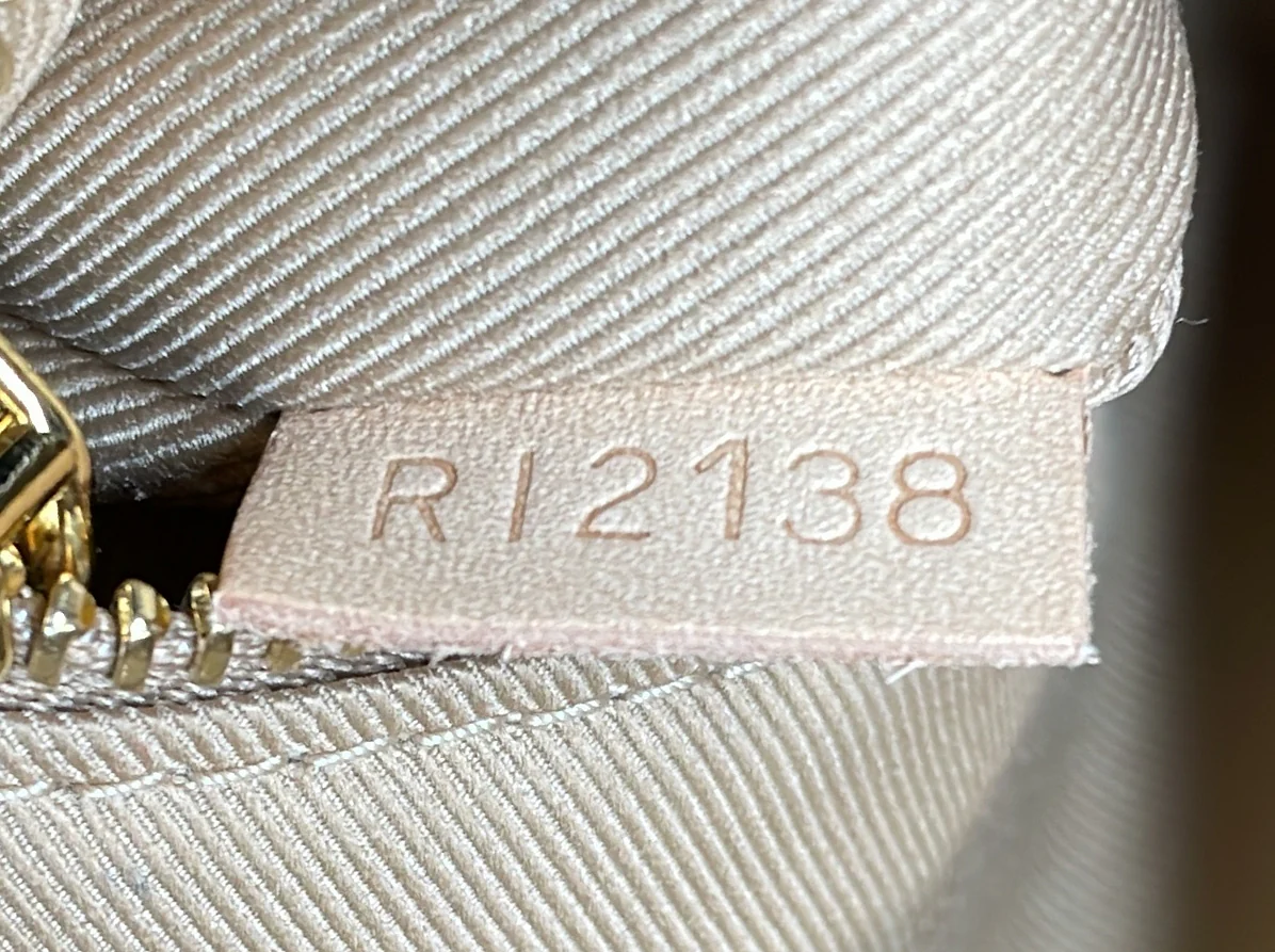 Graceful Handbag Monogram Canvas MM - Deep Luxury