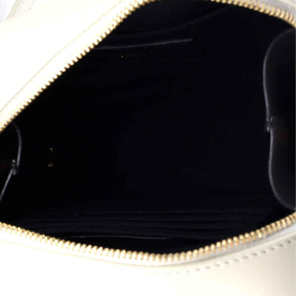 Vicky Camera Bag Vertical Quilted Leather Toy - Deep Luxury