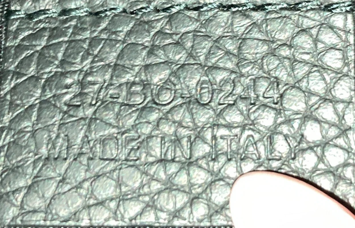 A5 Triangle Wristlet Pouch Gravity Leather - Deep Luxury