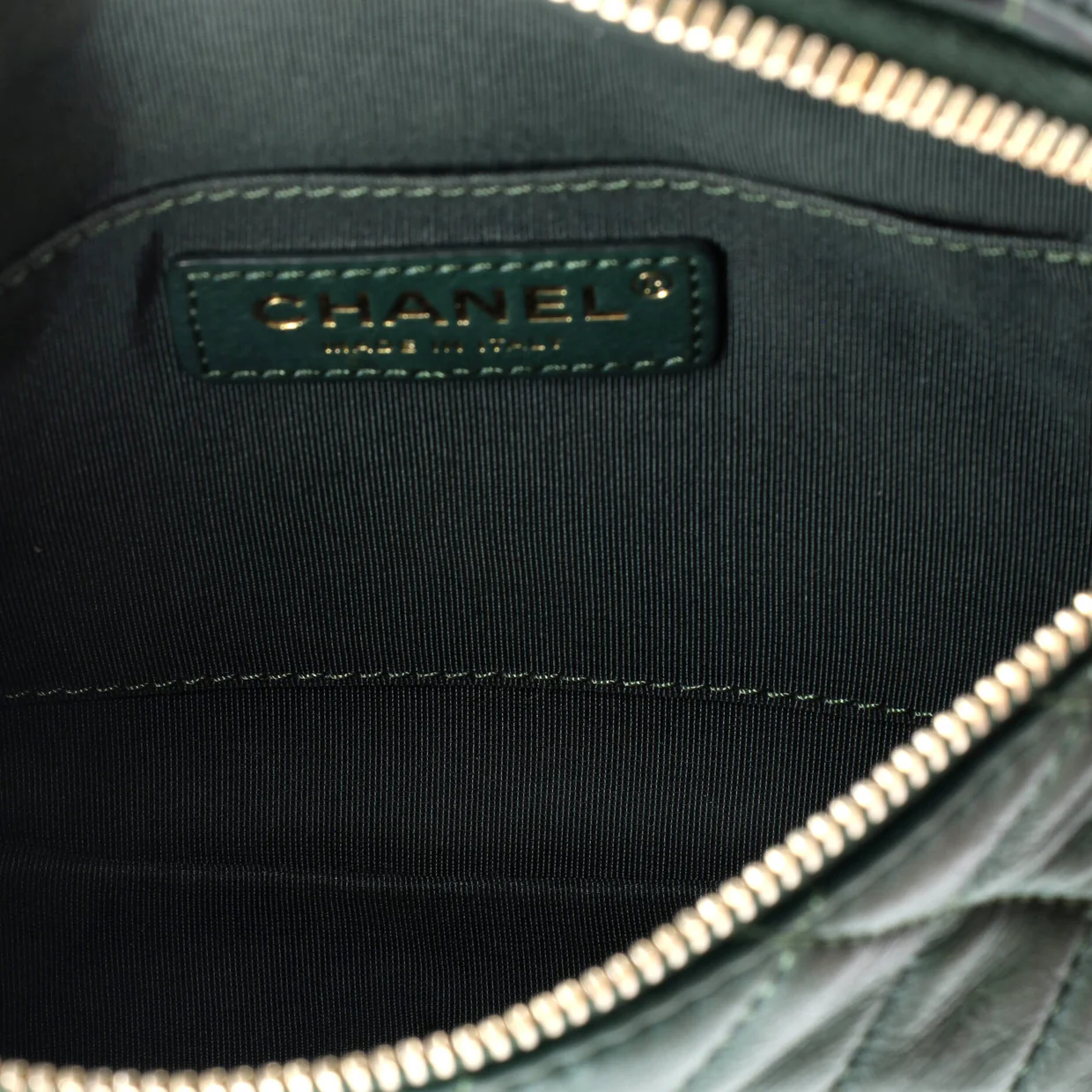 Banane Waist Bag Quilted Leather - Deep Luxury