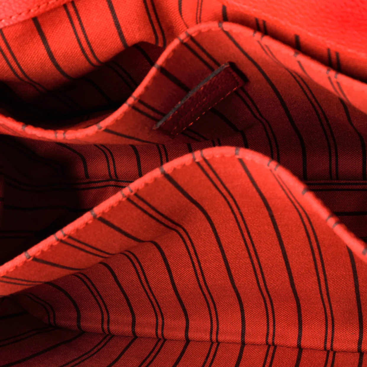 Pochette Metis Monogram Empreinte Leather - Deep Luxury