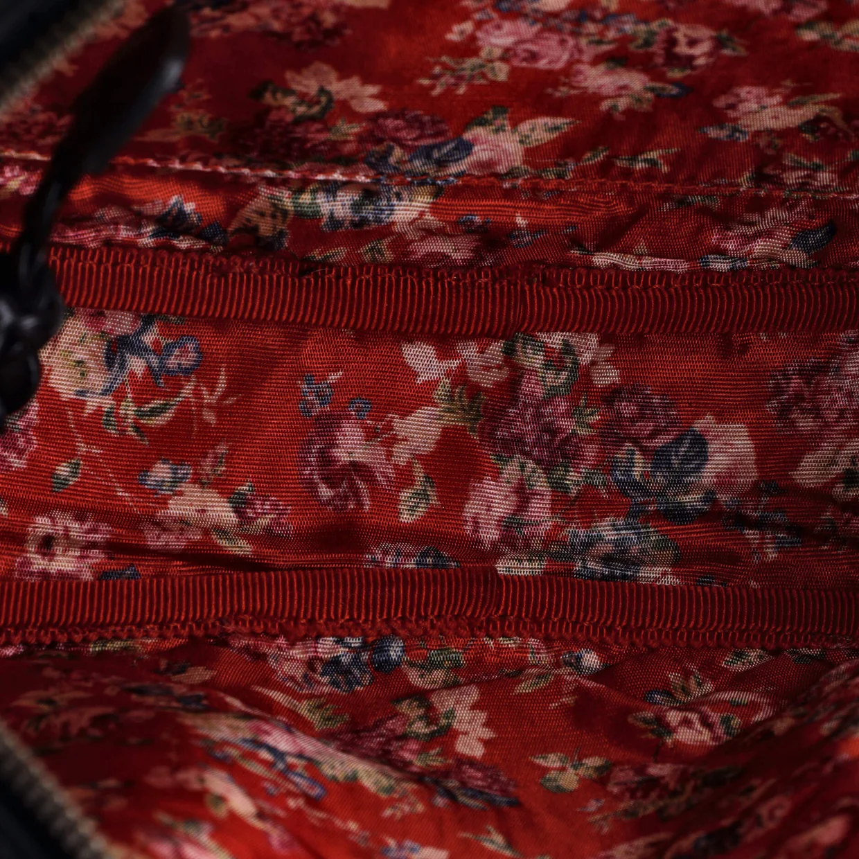 Trapuntata Camera Bag Quilted Leather Small - Deep Luxury