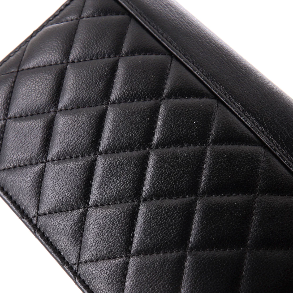 CC Box Wallet on Chain Quilted Calfskin - Deep Luxury