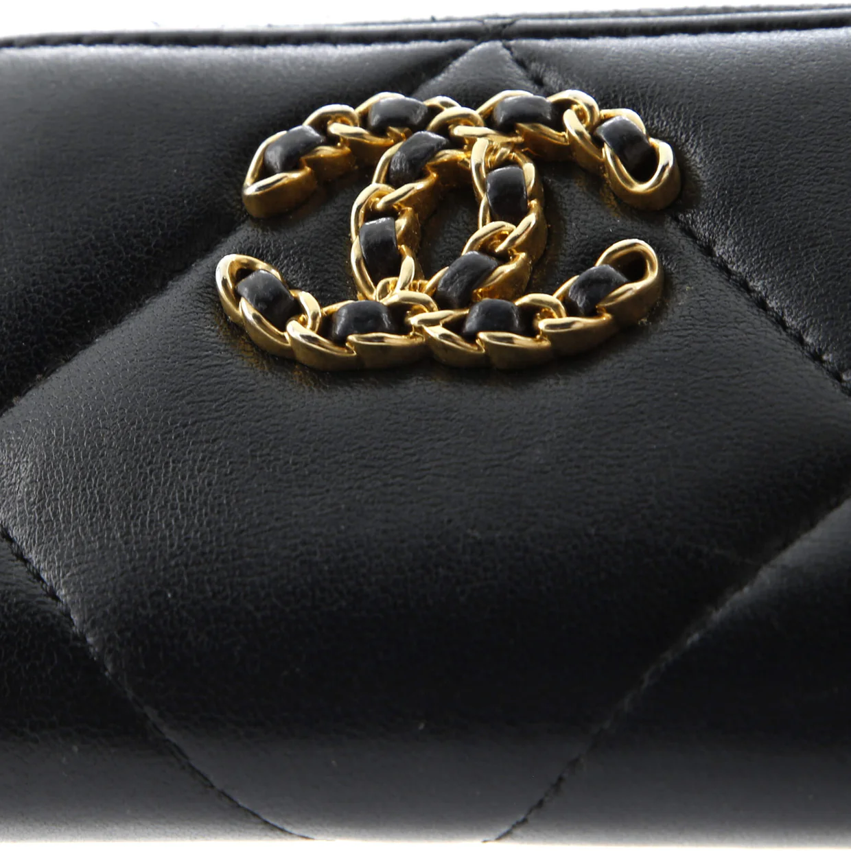 19 Zip Coin Purse Quilted Leather - Deep Luxury