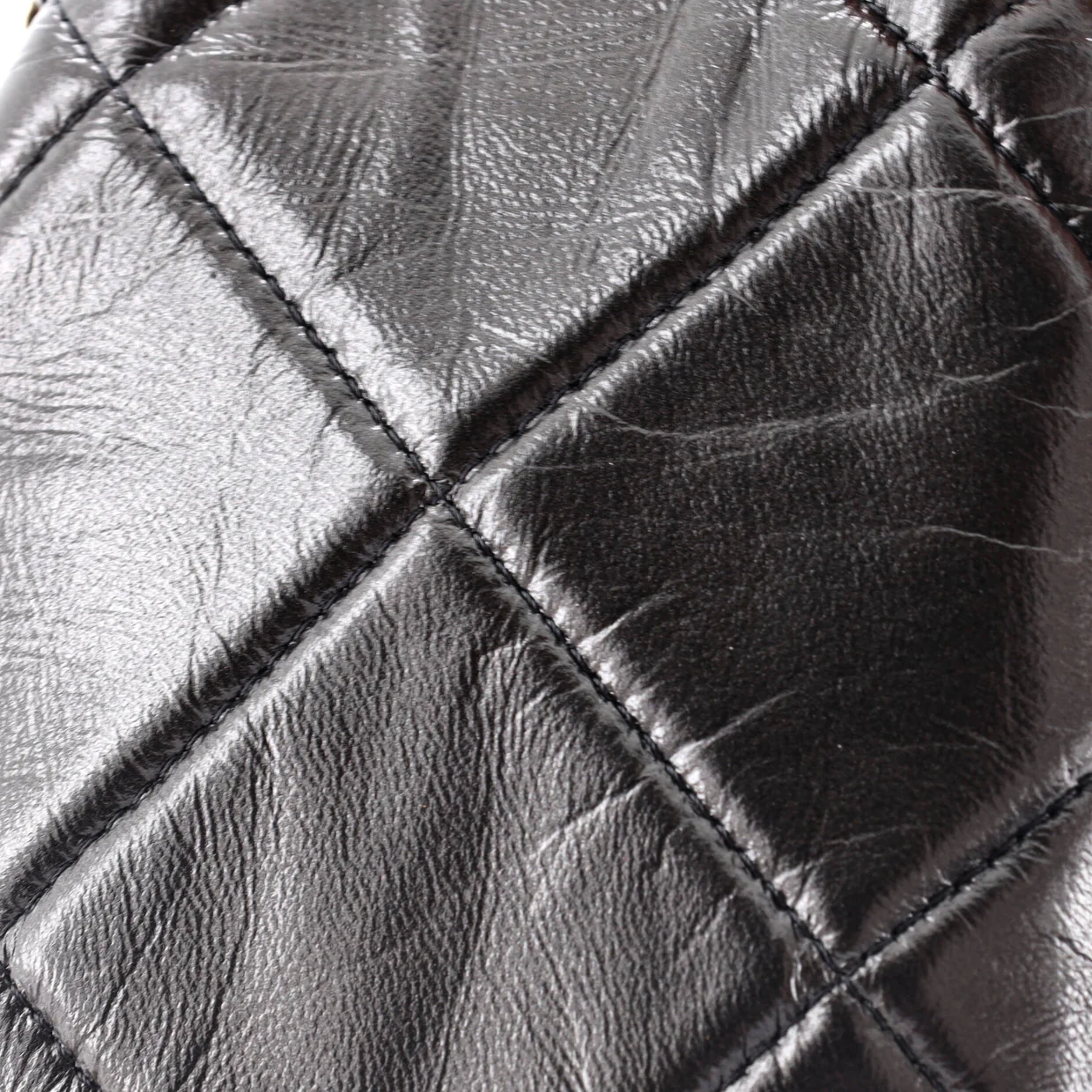 CC Kisslock Frame Clutch with Chain Quilted Lambskin Small - Deep Luxury