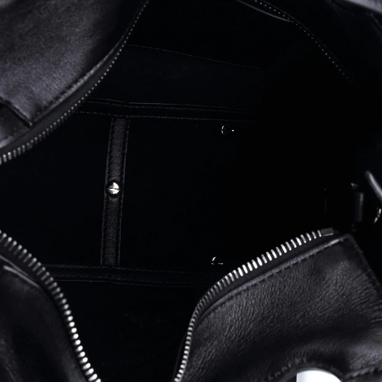 Atelier 02 Tote Leather Small - Deep Luxury