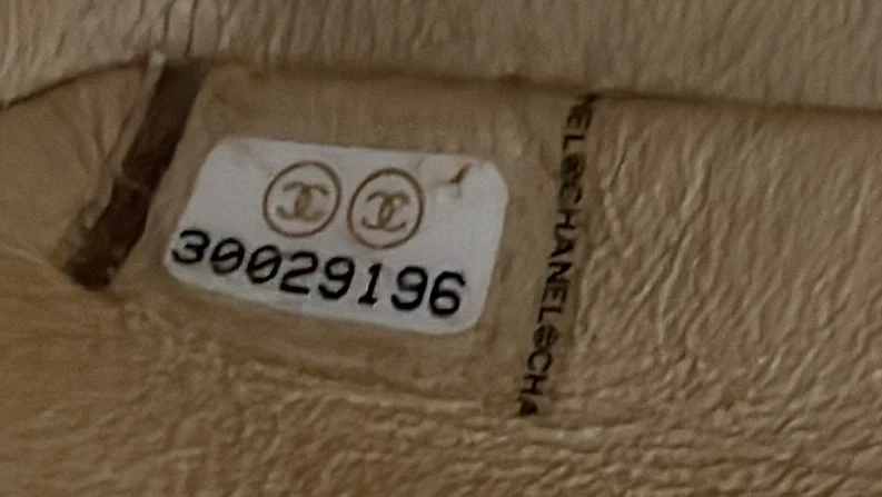 Classic Double Flap Bag Quilted Caviar Medium - Deep Luxury