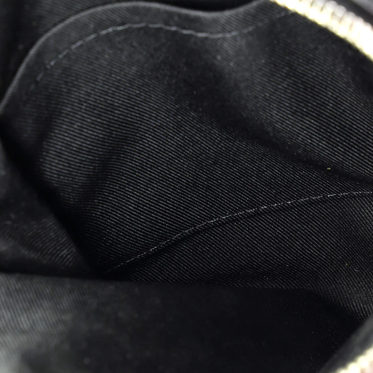 Outdoor Slingbag Monogram Taigarama - Deep Luxury