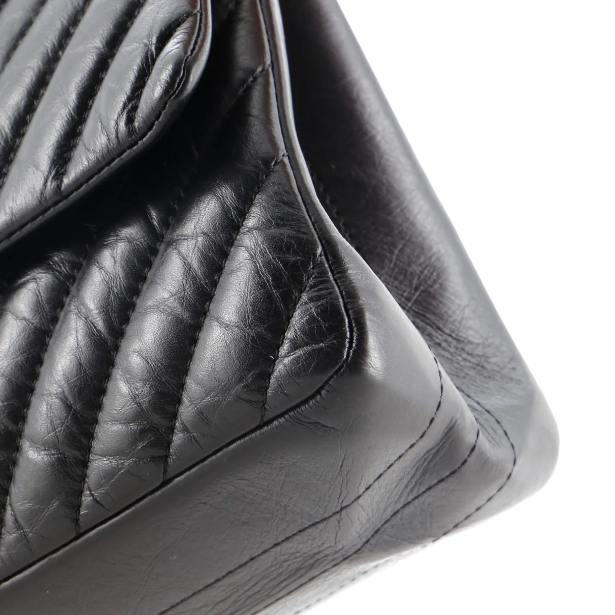 So Black Reissue 2.55 Flap Bag Chevron Aged Calfskin 226 - Deep Luxury