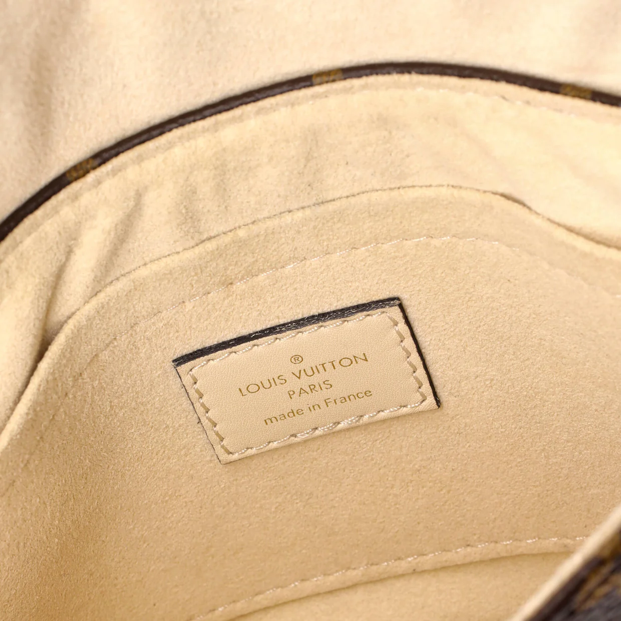 Locky Handbag Monogram Canvas with Leather BB - Deep Luxury