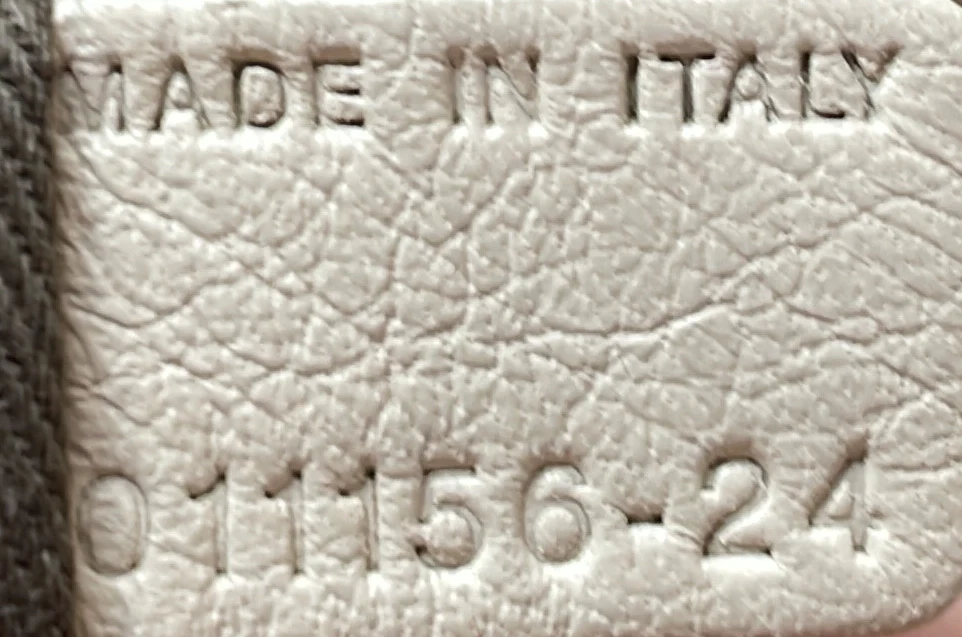 Marcie Shoulder Bag Leather Medium - Deep Luxury